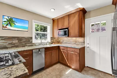 6639  Hillside Ln #6641, Wauwatosa, WI 53213 - Photo 11