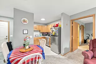 140 W Commerce Blvd, Slinger, WI 53086 - Photo 5