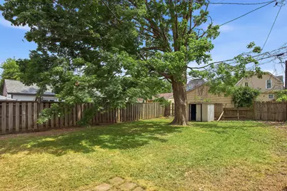 2111  Lawn St, Racine, WI 53404 - Photo 25
