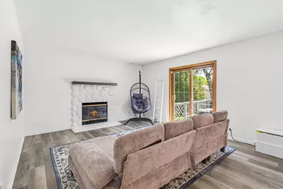 N78W15289  Haymeadow Rd, Menomonee Falls, WI 53051 - Photo 7