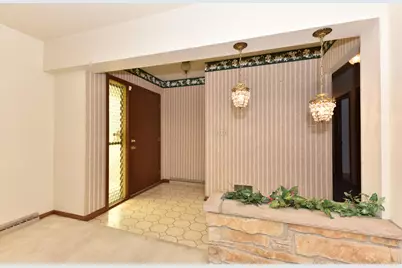6843 N Park Manor Dr, Milwaukee, WI 53224 - Photo 5