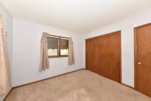 6843 N Park Manor Dr, Milwaukee, WI 53224 - Photo 17