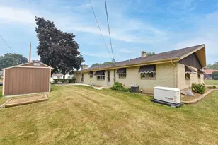 6843 N Park Manor Dr, Milwaukee, WI 53224 - Photo 29