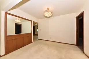 6843 N Park Manor Dr, Milwaukee, WI 53224 - Photo 9