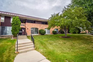 4200 W Rivers Edge Cir, Milwaukee, WI 53209 - Photo 1