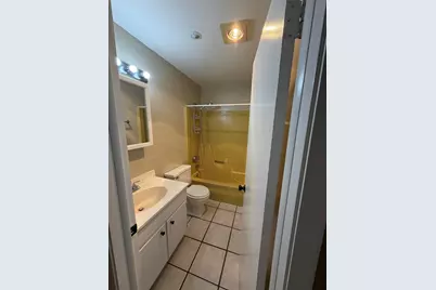 4200 W Rivers Edge Cir #7, Milwaukee, WI 53209 - Photo 9