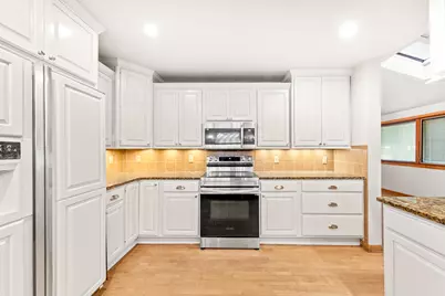 15685  Brojan Dr, Brookfield, WI 53122 - Photo 11