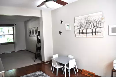 8501 W Cascade Oaks Ct, Franklin, WI 53132 - Photo 9