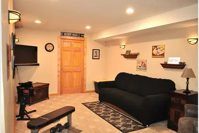 8501 W Cascade Oaks Ct, Franklin, WI 53132 - Photo 37