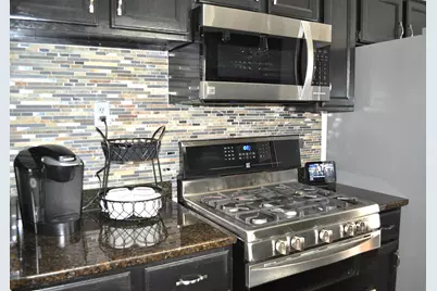 8501 W Cascade Oaks Ct, Franklin, WI 53132 - Photo 3