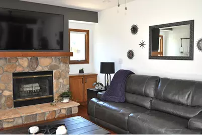 8501 W Cascade Oaks Ct, Franklin, WI 53132 - Photo 15