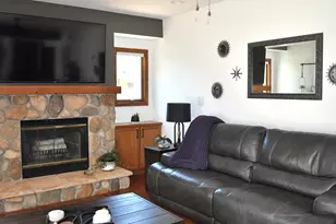 8501 W Cascade Oaks Ct, Franklin, WI 53132 - Photo 15