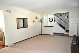 8501 W Cascade Oaks Ct, Franklin, WI 53132 - Photo 7