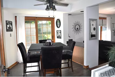 8501 W Cascade Oaks Ct, Franklin, WI 53132 - Photo 13