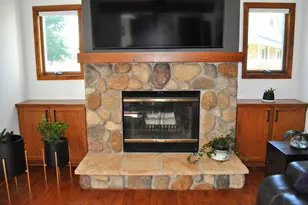 8501 W Cascade Oaks Ct, Franklin, WI 53132 - Photo 17