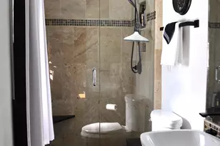 8501 W Cascade Oaks Ct, Franklin, WI 53132 - Photo 23