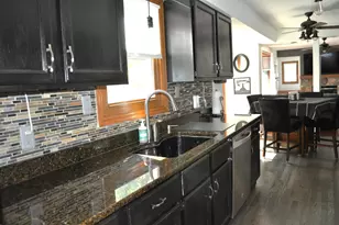 8501 W Cascade Oaks Ct, Franklin, WI 53132 - Photo 11