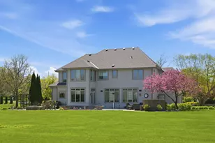 1267 Mary Hill Cir, Hartland, WI 53029 - Photo 5