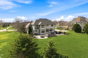 1267 Mary Hill Cir, Hartland, WI 53029 - Photo 3