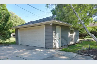 4625 W Parkland Ave, Brown Deer, WI 53223 - Photo 13