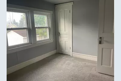 325  Wilson Ave, Waukesha, WI 53186 - Photo 13