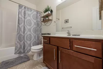 W206N16753  Blackberry Cir #1727, Jackson, WI 53037 - Photo 15