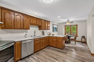 846 Shoal Creek, Racine, WI 53185 - Photo 7