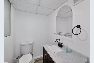 606 E Decorah Rd, West Bend, WI 53095 - Photo 21