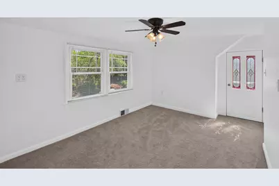 606 E Decorah Rd, West Bend, WI 53095 - Photo 11