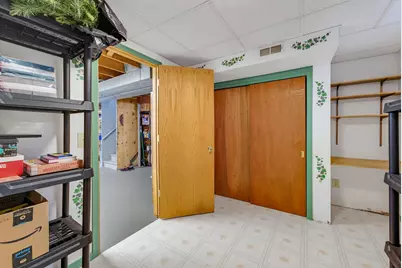 4921 S 123rd St, Greenfield, WI 53228 - Photo 23