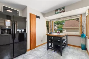 2650 N 70th St, Wauwatosa, WI 53213 - Photo 11