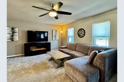 720  Summerset Dr, Johnson Creek, WI 53038 - Photo 5