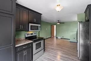 825 Summit St, Manitowoc, WI 54220 - Photo 19