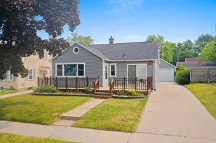 825 Summit St, Manitowoc, WI 54220 - Photo 5