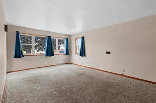 825 Summit St, Manitowoc, WI 54220 - Photo 23