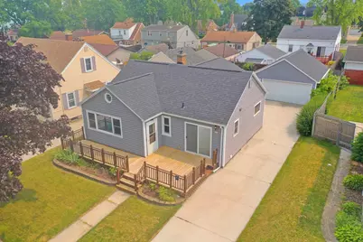 825  Summit St, Manitowoc, WI 54220 - Photo 21