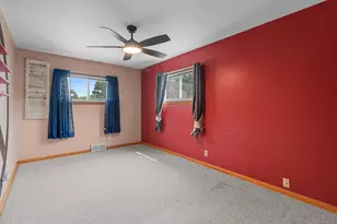 825 Summit St, Manitowoc, WI 54220 - Photo 27