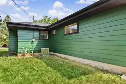 2733  Arrowhead St, Racine, WI 53402 - Photo 37