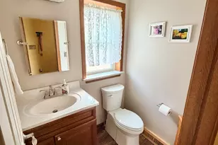 N164W20980 Glen Brooke Dr, Jackson, WI 53037 - Photo 9