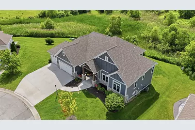 7917  Creek View Ln, Racine, WI 53406 - Photo 5