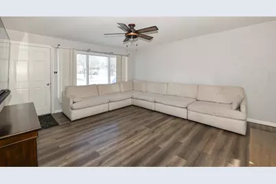 3301 W Parnell Ave, Milwaukee, WI 53221 - Photo 3
