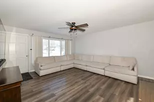 3301 W Parnell Ave, Milwaukee, WI 53221 - Photo 3