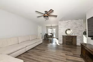 3301 W Parnell Ave, Milwaukee, WI 53221 - Photo 5