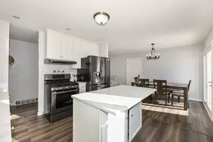 3301 W Parnell Ave, Milwaukee, WI 53221 - Photo 9