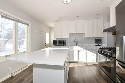 3301 W Parnell Ave, Milwaukee, WI 53221 - Photo 13