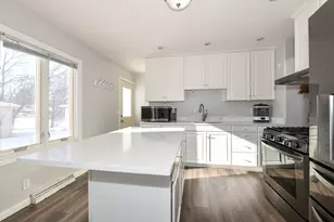3301 W Parnell Ave, Milwaukee, WI 53221 - Photo 13