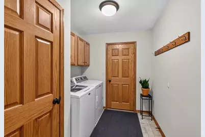 626 W Prospect St, Hartford, WI 53027 - Photo 13