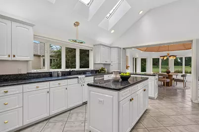 2810 W Golf Cir, Mequon, WI 53092 - Photo 9