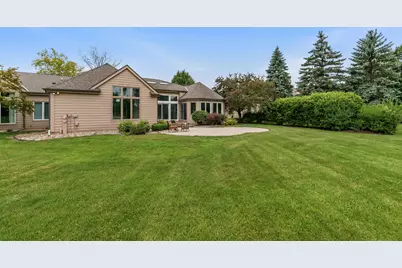 2810 W Golf Cir, Mequon, WI 53092 - Photo 31