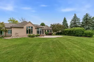 2810 W Golf Cir, Mequon, WI 53092 - Photo 31